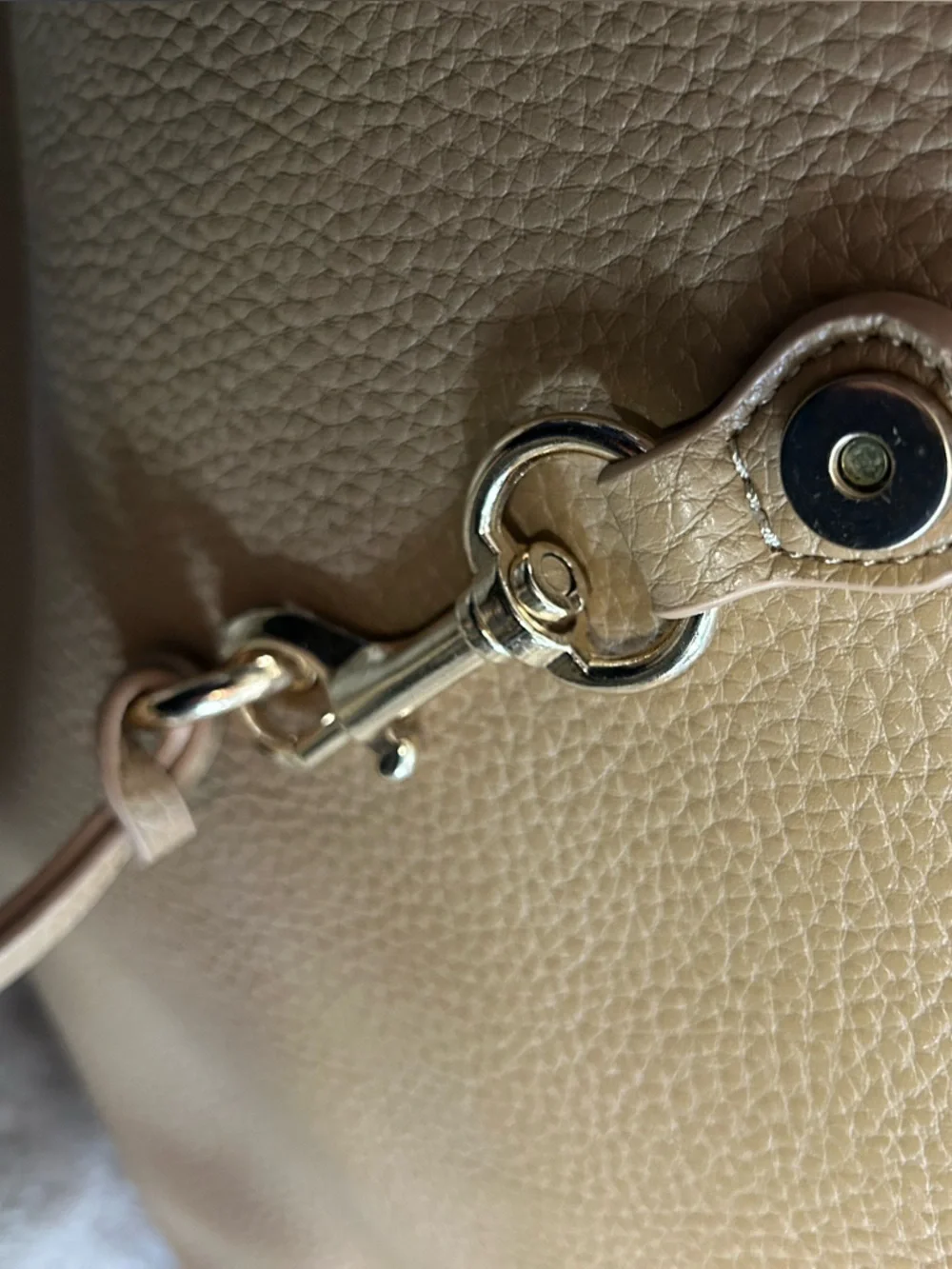 NWOT Classic Tan Tote with Pouch